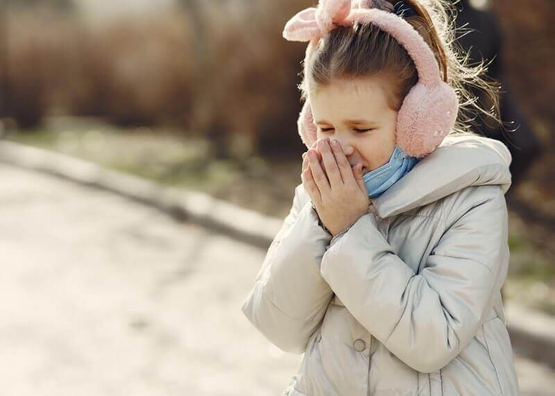 Dziewczynka z alergią. Homeopatia i izopatia na alergię.