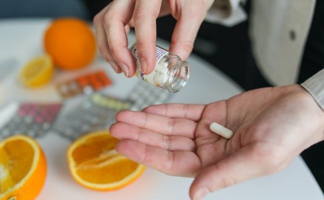 Chrom, miedź i srebro – czy warto suplementować te metale?