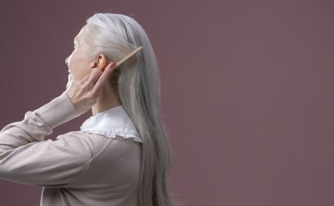 Piękna i gęsta czupryna – o jakie witaminy zadbać, by wygrać z wypadaniem włosów?