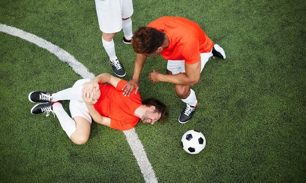Najczęstsze kontuzje przy grze w piłkę nożną. Na co trzeba najbardziej uważać?