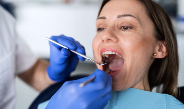 Paradontoza – czym jest i skąd się bierze?