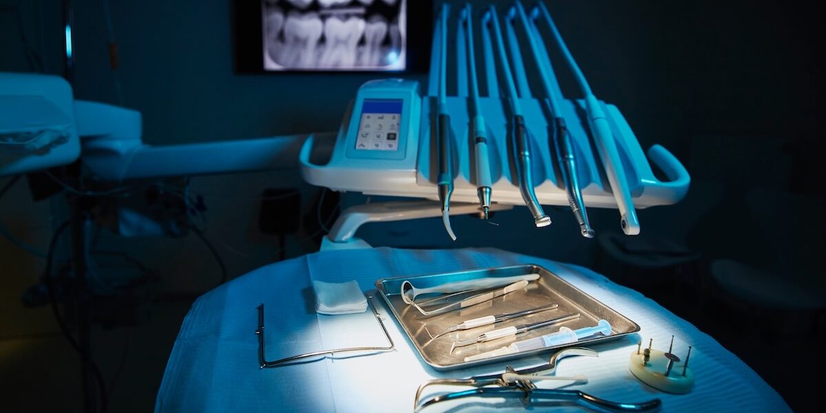 Powikłania po usunięciu ósemki – jakie mogą wystąpić?