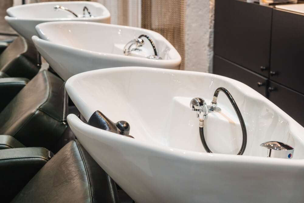 standardowe podłączenie myjni fryzjerskiej 