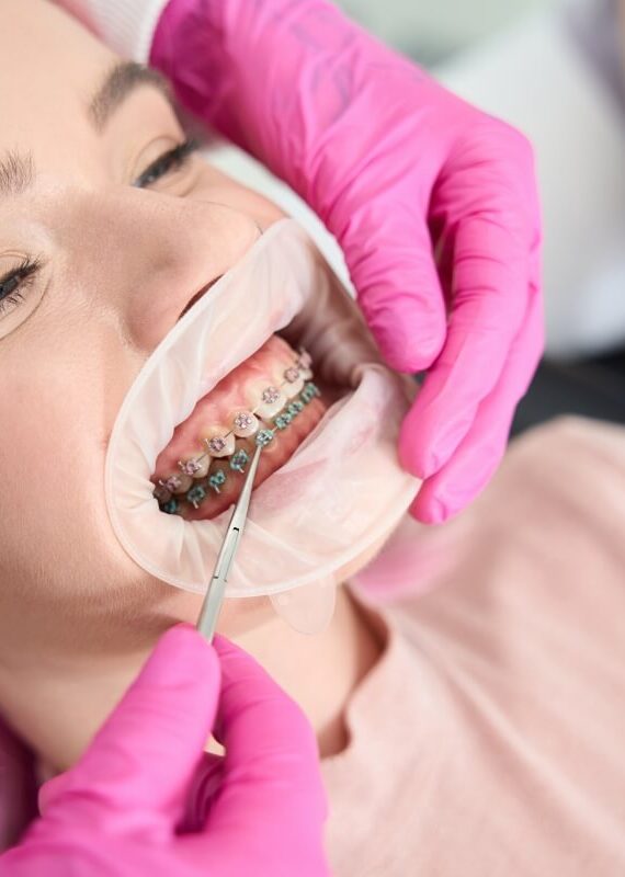 Pierwsza wizyta u ortodonty – jak wygląda i jak się do niej przygotować?