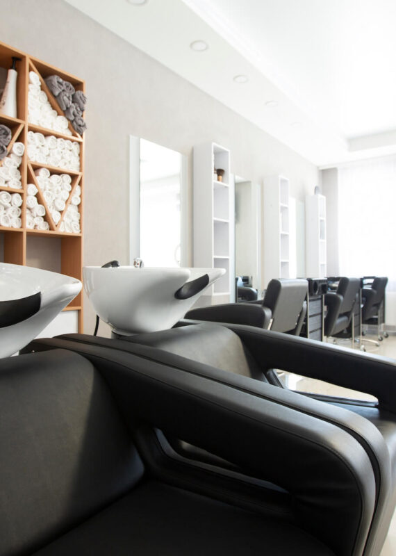 Jak urządzić mały salon fryzjerski? Poradnik