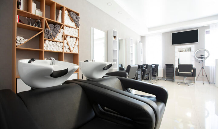 Jak urządzić mały salon fryzjerski? Poradnik